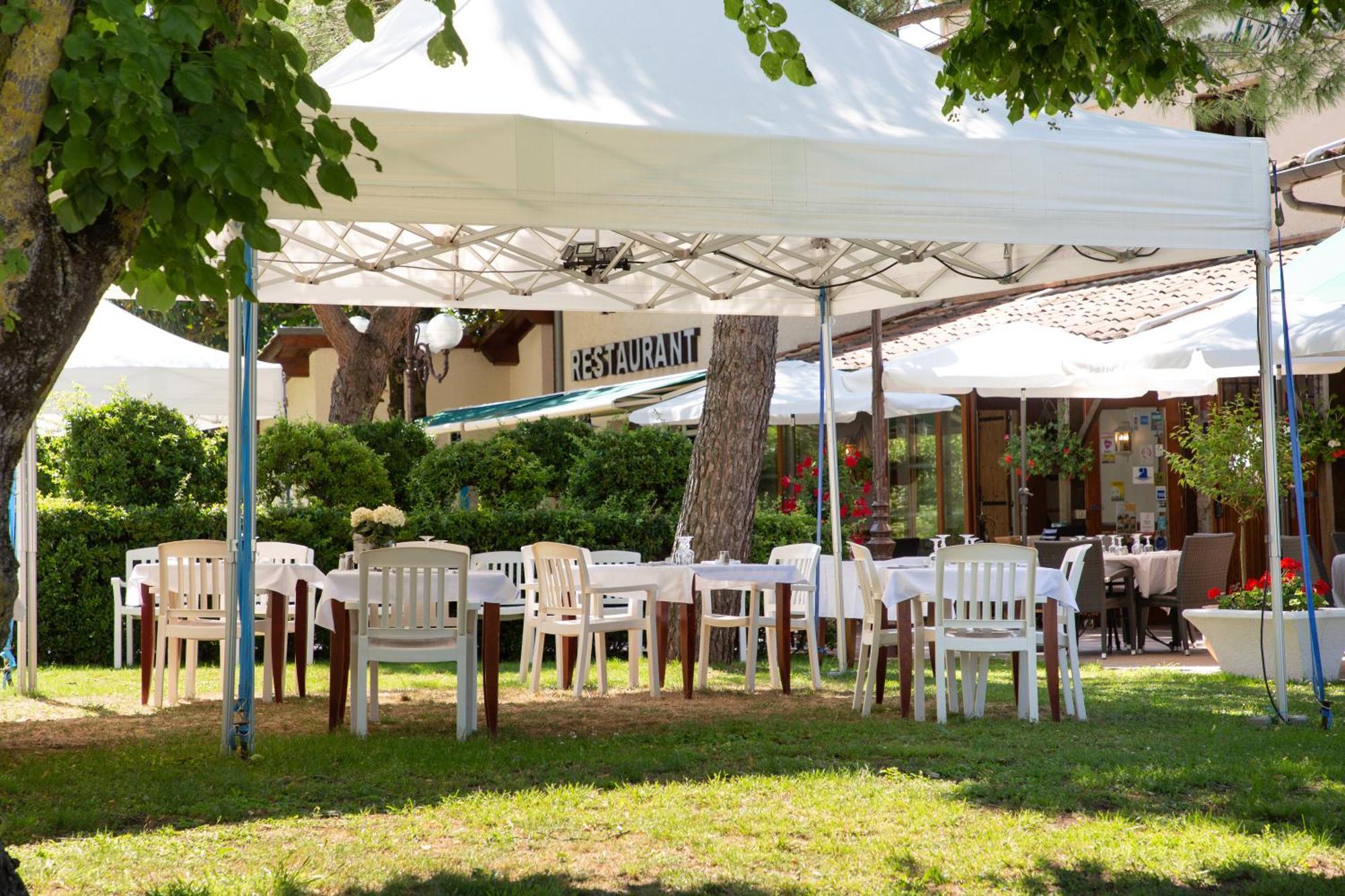 Logis Hotel Et Restaurant La Bombardiere Cuq-Toulza Ngoại thất bức ảnh