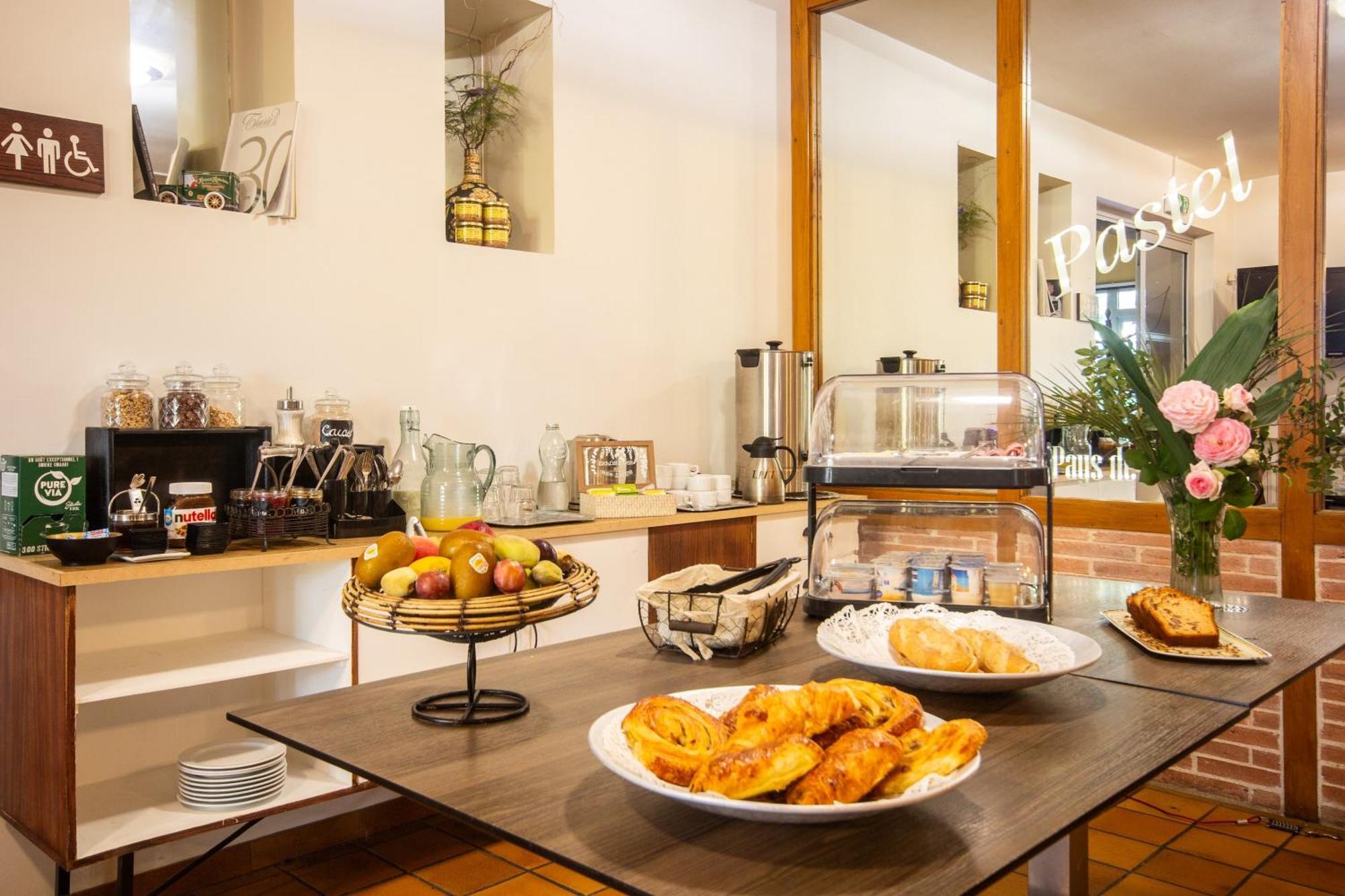 Logis Hotel Et Restaurant La Bombardiere Cuq-Toulza Ngoại thất bức ảnh